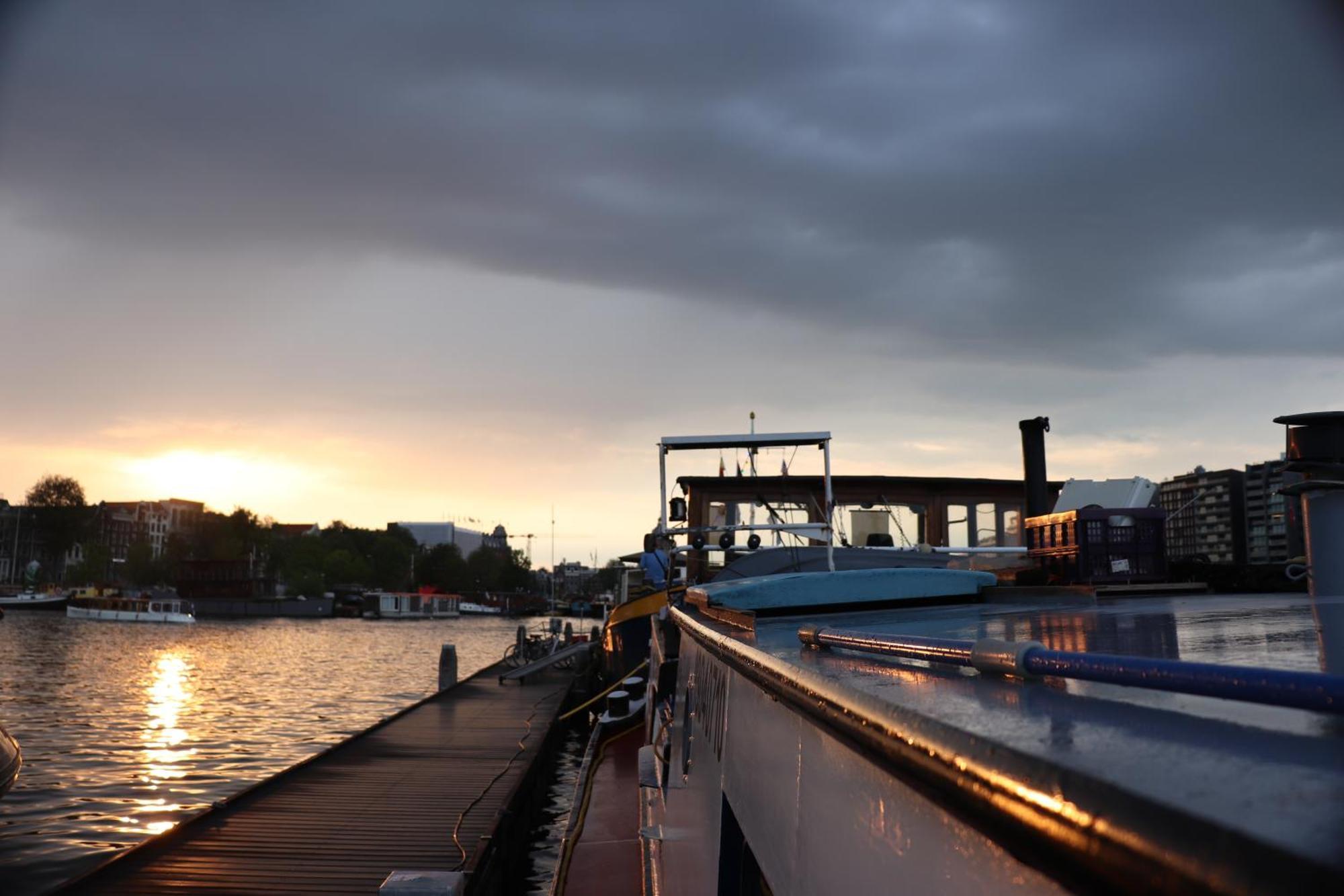 Intersail Hostel - Avontuur Amsterdam Exteriör bild