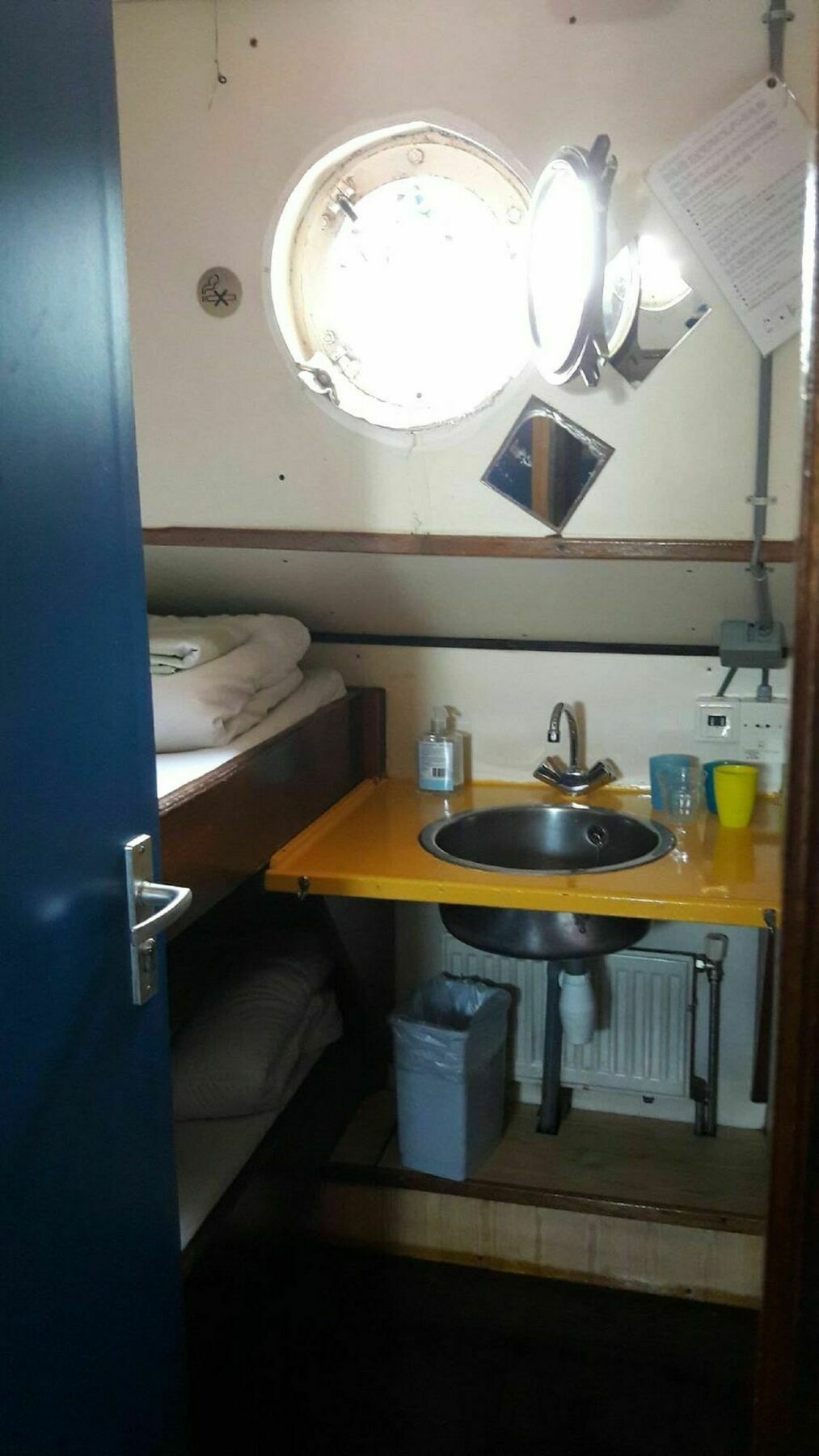 Intersail Hostel - Avontuur Amsterdam Exteriör bild